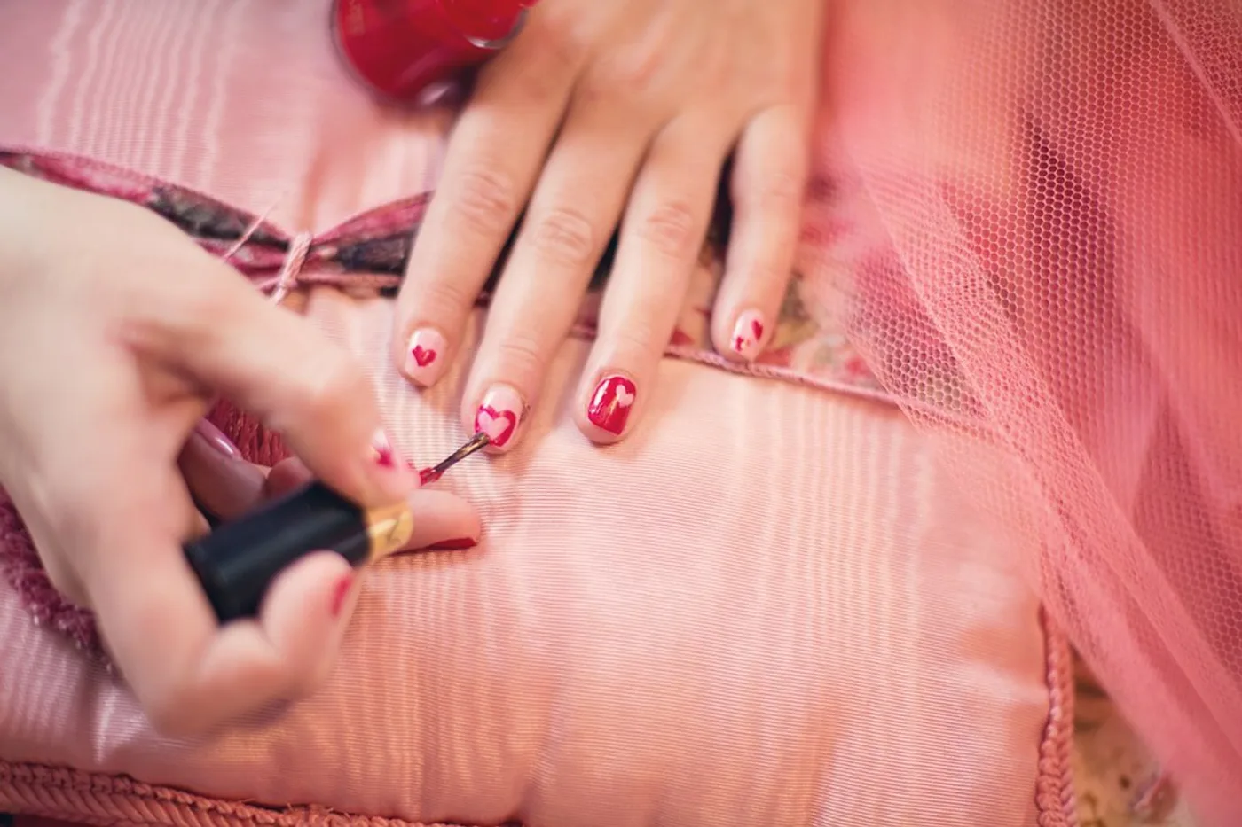 Quick-Dry Nail Colour, another view