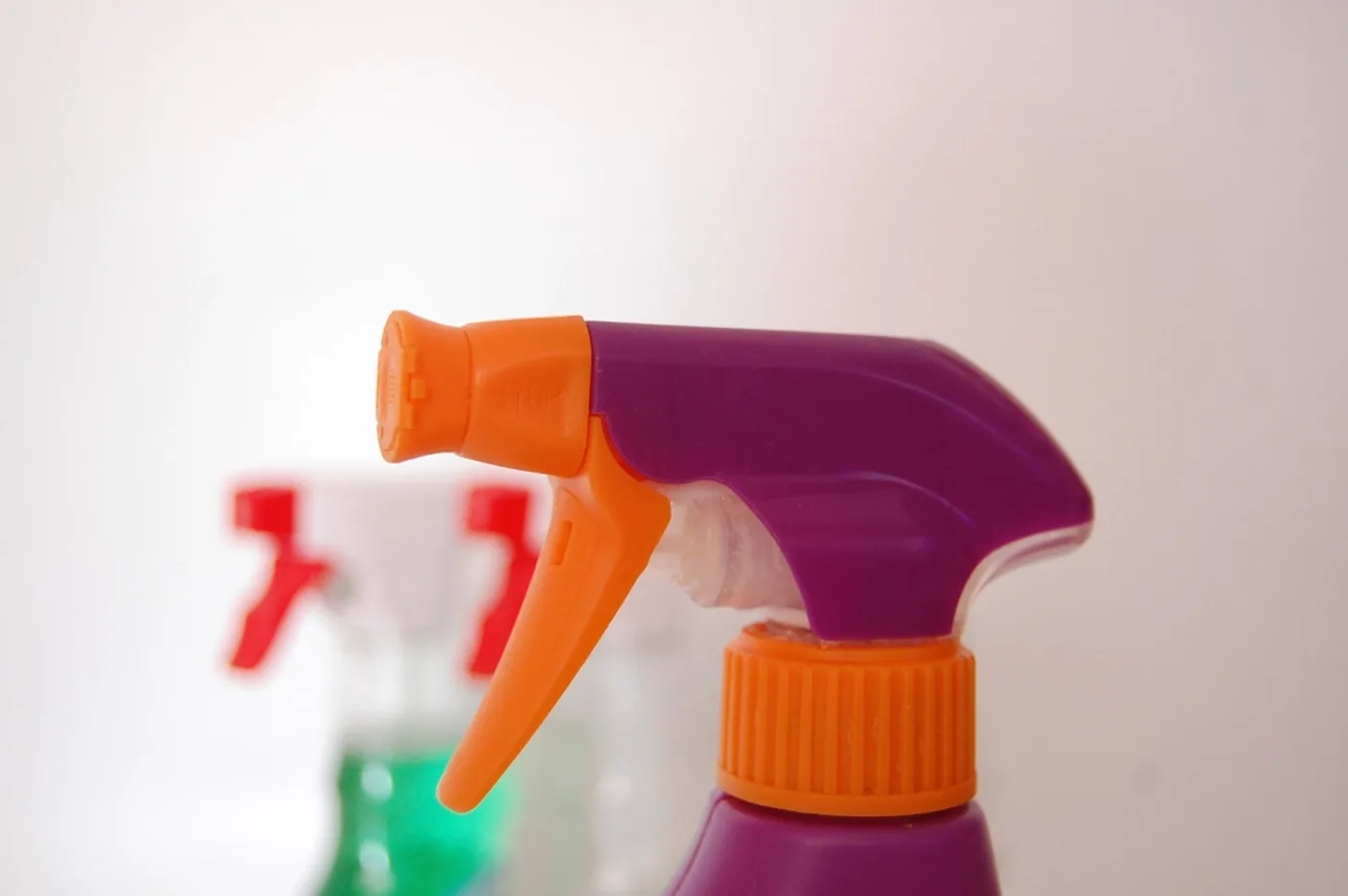 Chemical-Resistant Spray Bottles (Set of 2)
