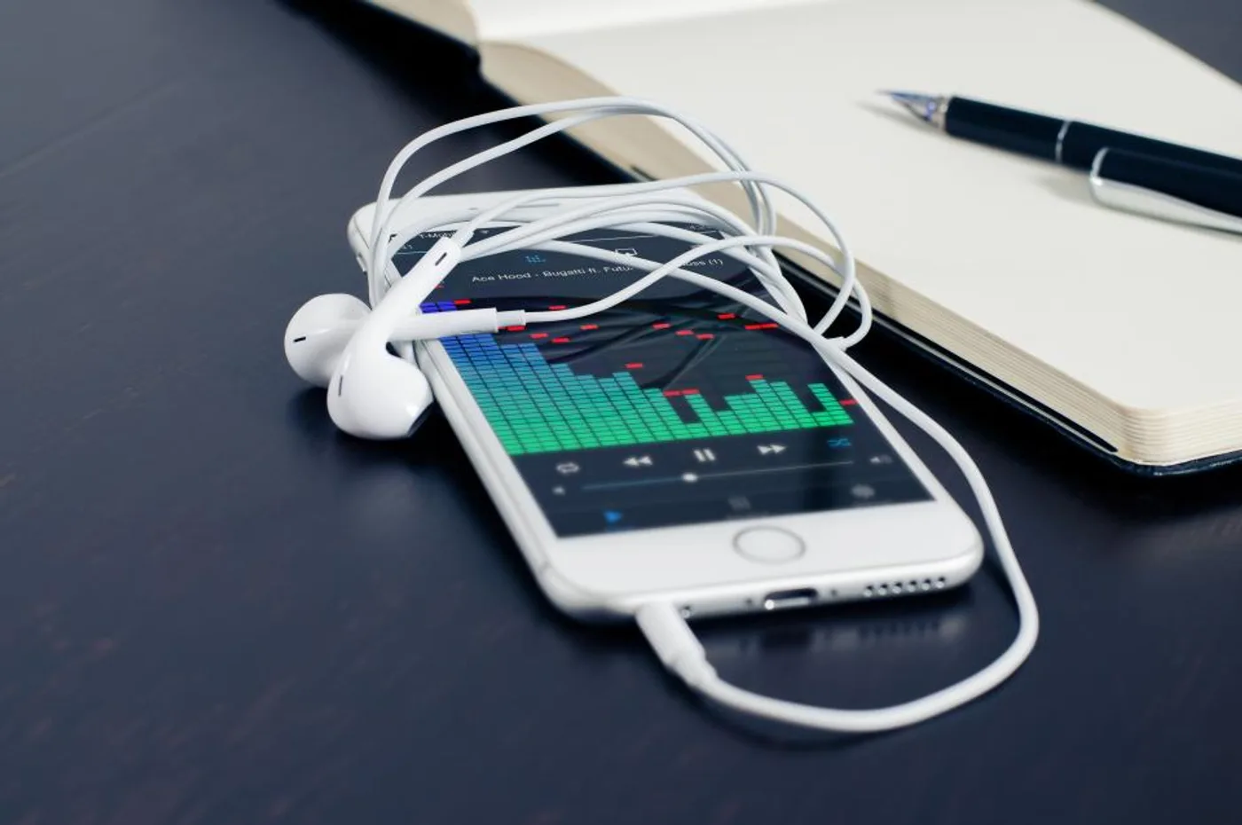 Arc Tune In-ear Earphones with Mic, another view