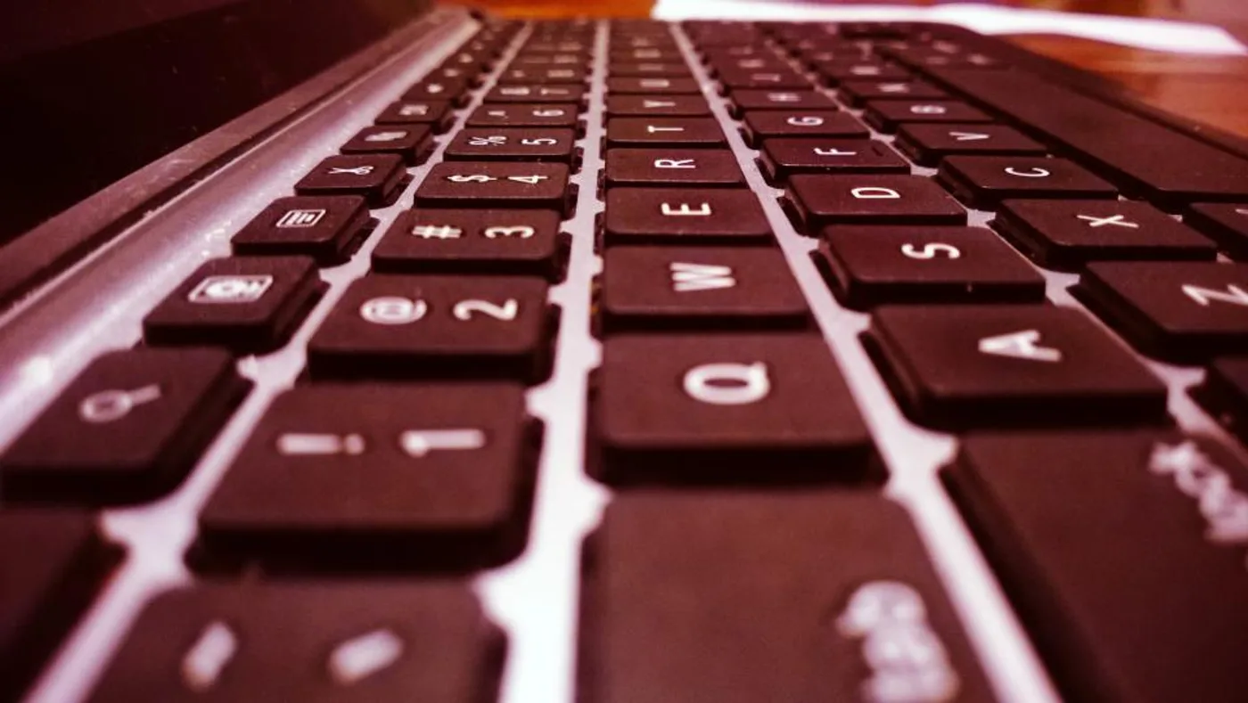 Deskline Wireless Mechanical Keyboard, another view