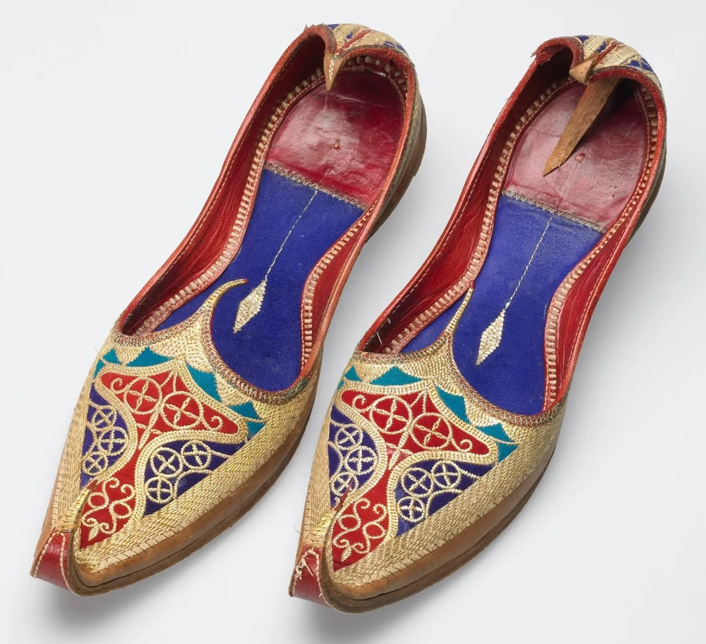 Embroidered Leather Jutti