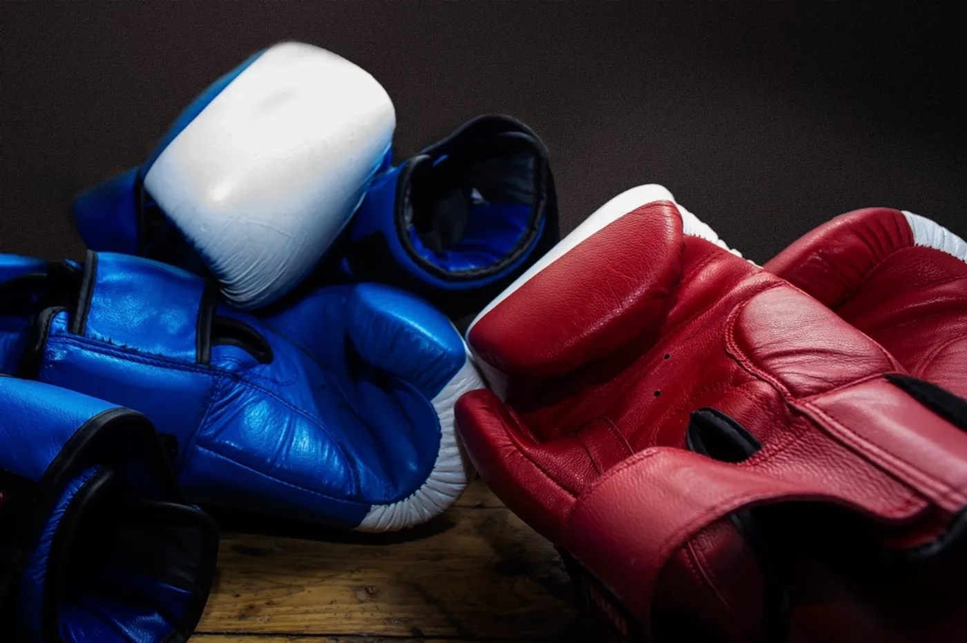 Iron Akhada Boxing Gloves, 12 oz