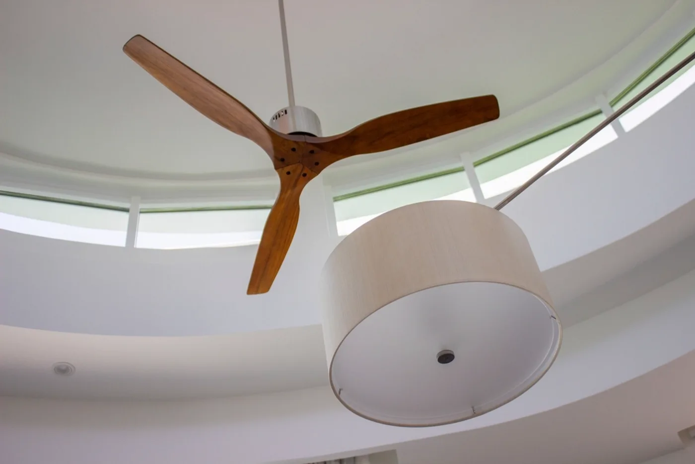 Hawa BLDC Ceiling Fan with Light (1200 mm)