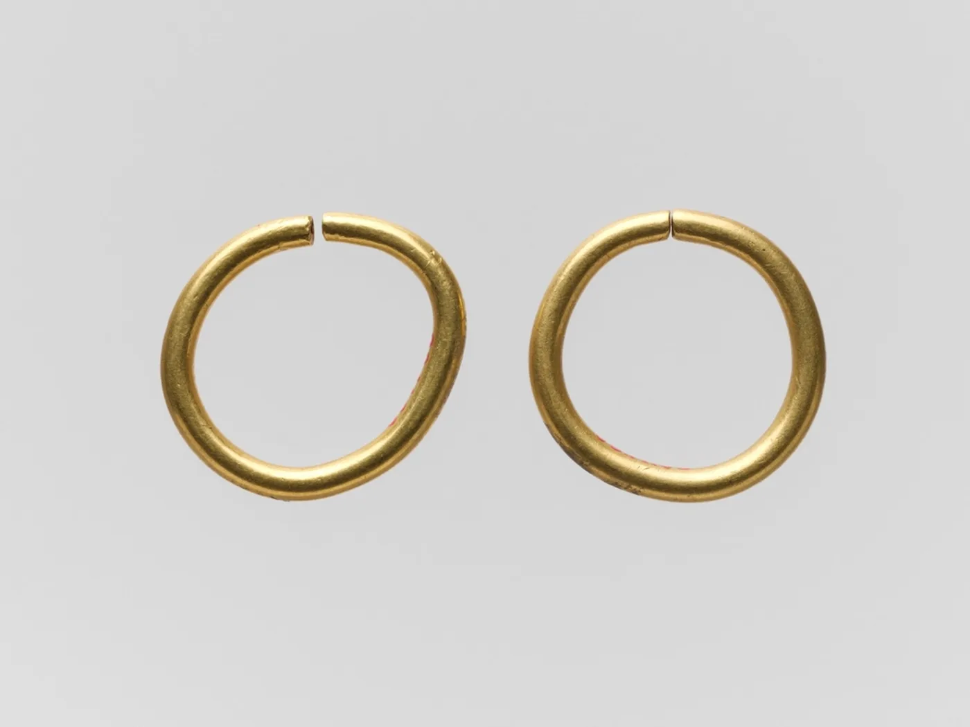Classic 18K Gold Hoops